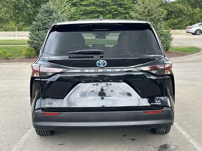 2023 Toyota Sienna LE