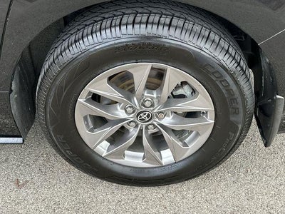2023 Toyota Sienna LE