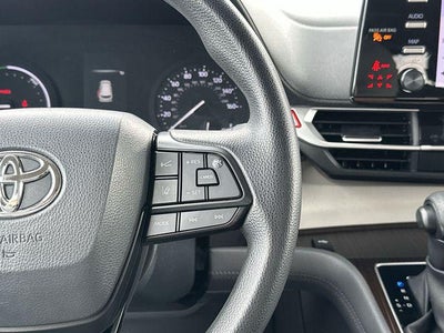 2023 Toyota Sienna LE