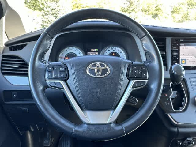 2018 Toyota Sienna SE Premium