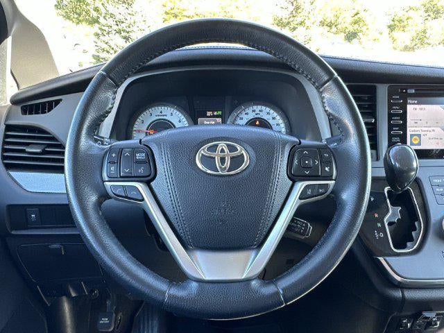 2018 Toyota Sienna SE Premium