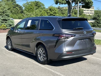 2023 Toyota Sienna XLE