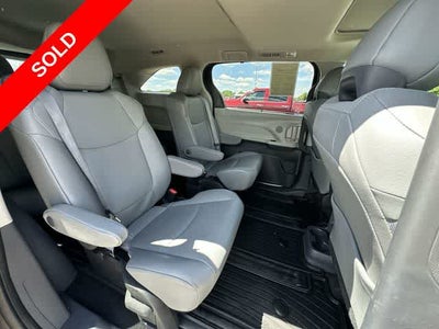 2023 Toyota Sienna XLE