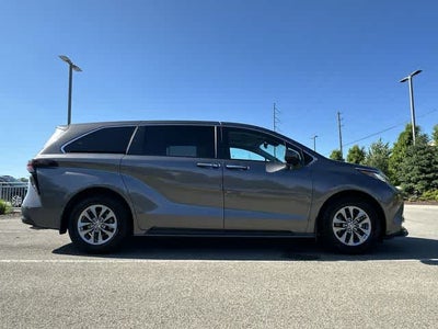 2023 Toyota Sienna XLE
