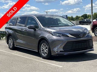 2023 Toyota Sienna XLE