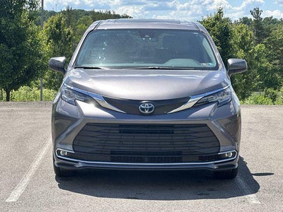2023 Toyota Sienna XLE