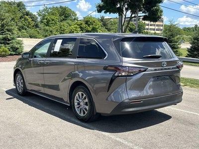 2023 Toyota Sienna XLE