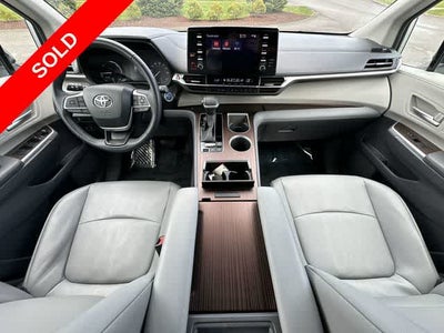 2023 Toyota Sienna XLE