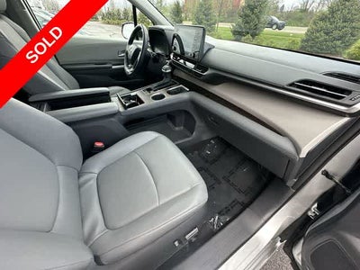 2023 Toyota Sienna XLE