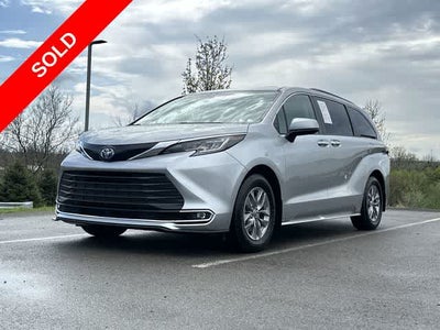 2023 Toyota Sienna XLE