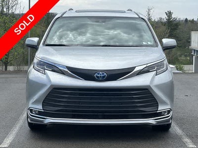 2023 Toyota Sienna XLE