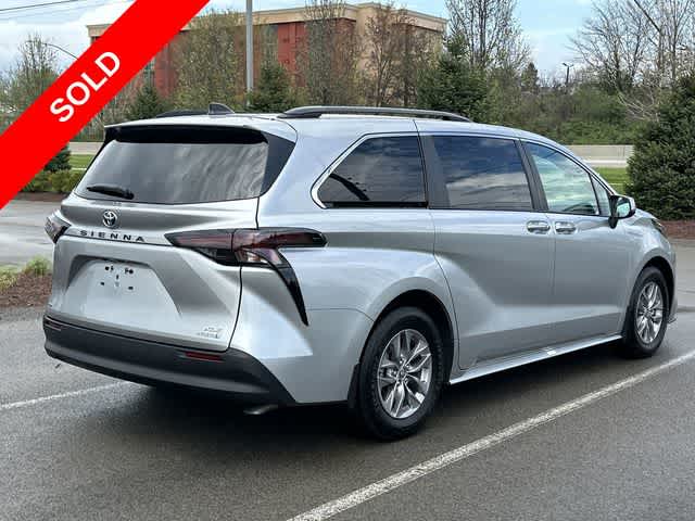 2023 Toyota Sienna XLE