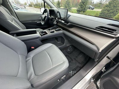 2023 Toyota Sienna XLE