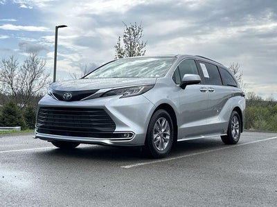 2023 Toyota Sienna XLE
