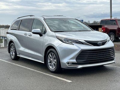 2023 Toyota Sienna XLE