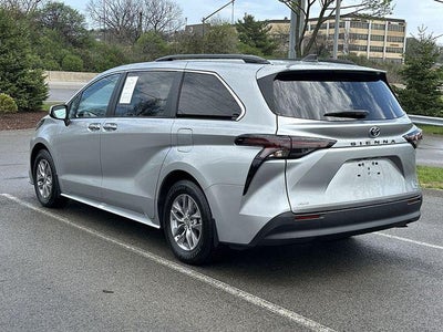 2023 Toyota Sienna XLE