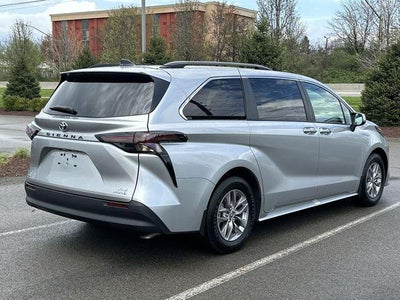 2023 Toyota Sienna XLE