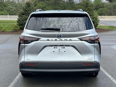 2023 Toyota Sienna XLE