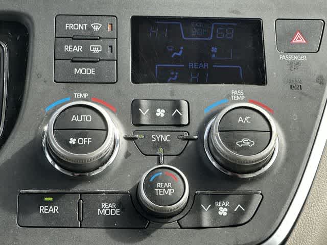 2018 Toyota Sienna XLE