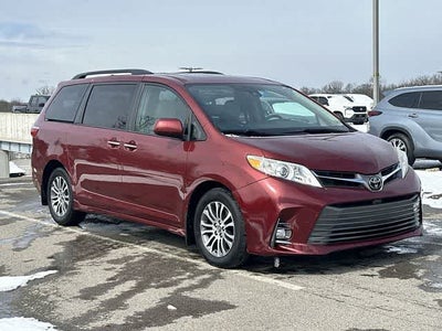 2018 Toyota Sienna XLE