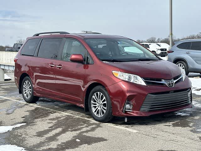 2018 Toyota Sienna XLE