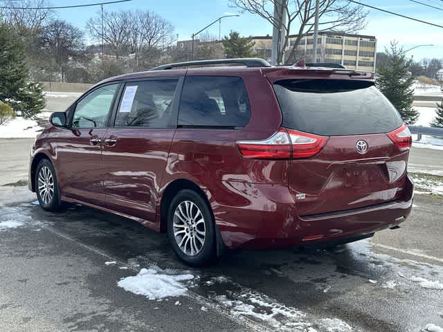 2018 Toyota Sienna XLE