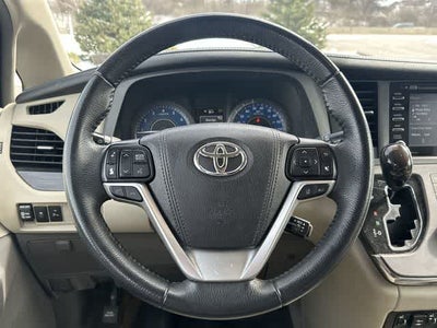2018 Toyota Sienna XLE