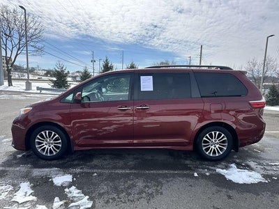 2018 Toyota Sienna XLE