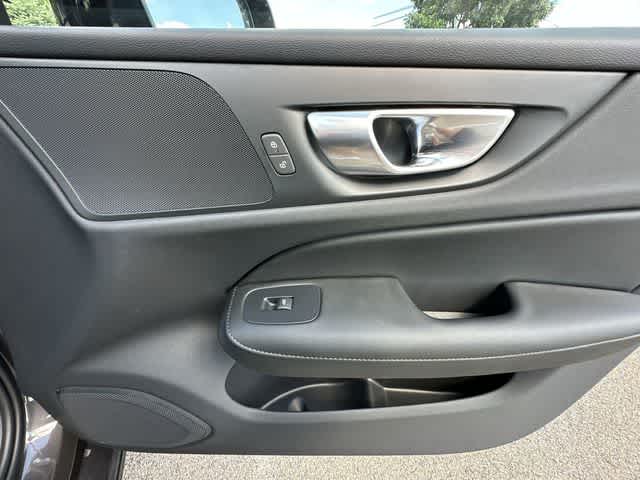 2024 Volvo S60 Core Dark Theme