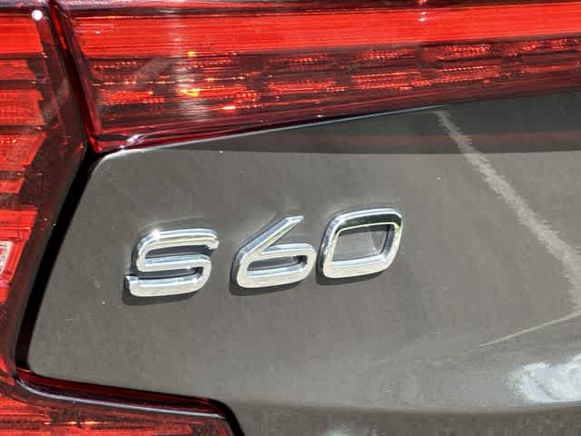 2024 Volvo S60 Core Dark Theme