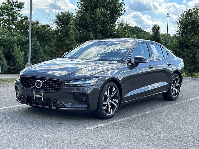 2024 Volvo S60 Core Dark Theme