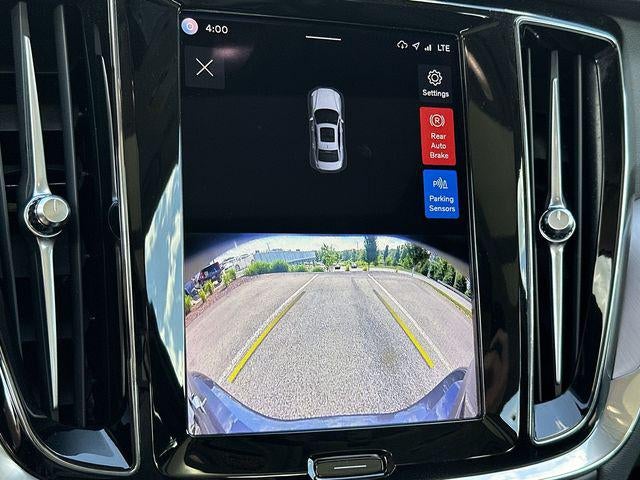 2024 Volvo S60 Core Dark Theme