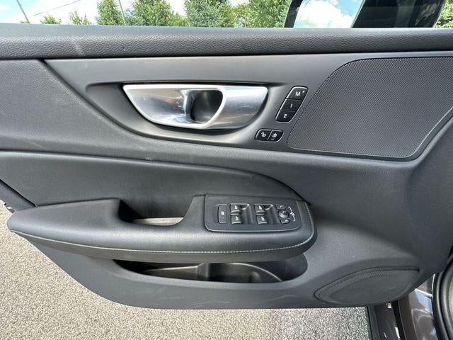 2024 Volvo S60 Core Dark Theme