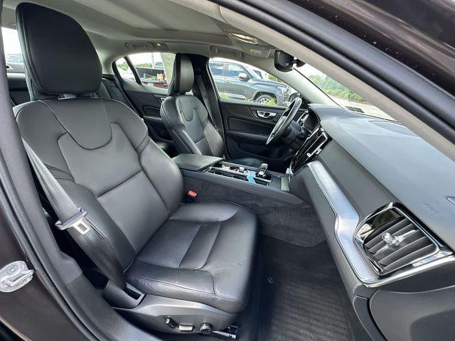 2024 Volvo S60 Core Dark Theme