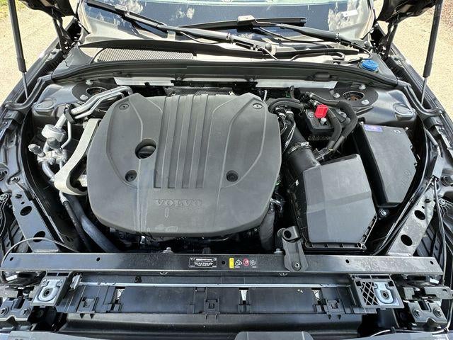 2024 Volvo S60 Core Dark Theme