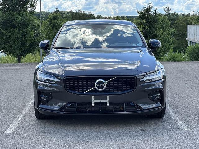 2024 Volvo S60 Core Dark Theme
