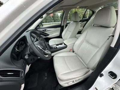 2023 INFINITI Q50 LUXE