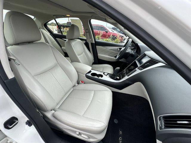 2023 INFINITI Q50 LUXE
