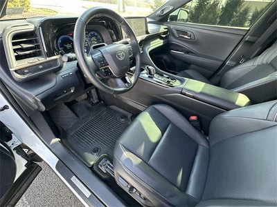 2025 Toyota Crown Platinum