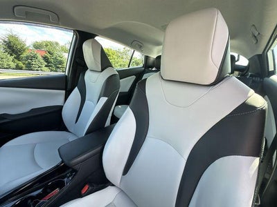2019 Toyota Prius XLE
