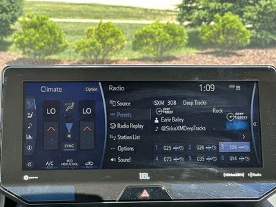 2022 Toyota Venza XLE