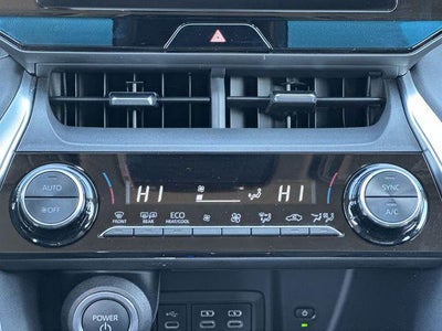 2024 Toyota Venza LE