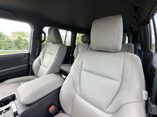 2025 Toyota Land Cruiser 4WD (Natl)
