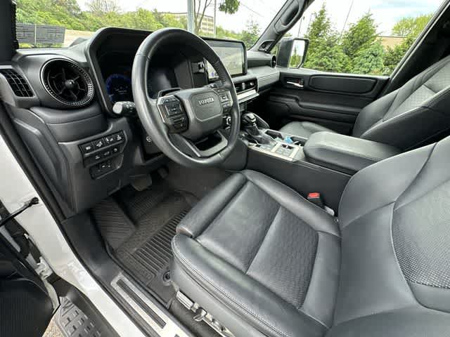 2024 Toyota Land Cruiser 4WD (Natl)