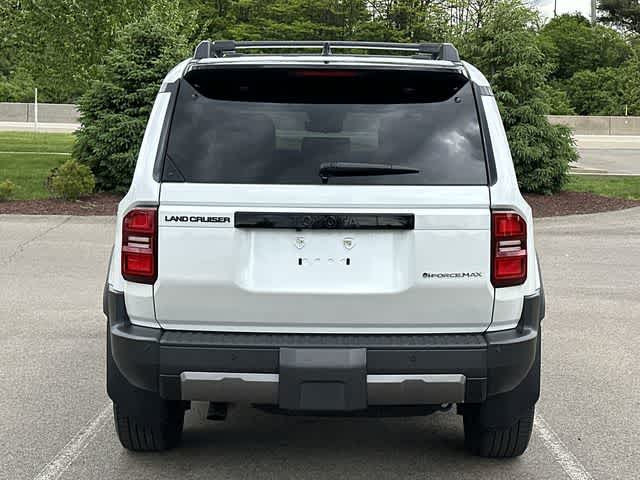 2024 Toyota Land Cruiser 4WD (Natl)