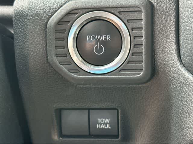 2025 Toyota Land Cruiser 4WD (Natl)