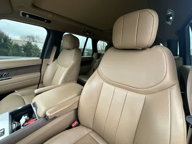 2025 Land Rover Range Rover SE