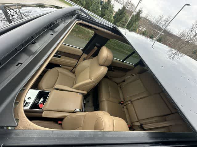 2025 Land Rover Range Rover SE