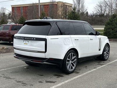 2025 Land Rover Range Rover SE