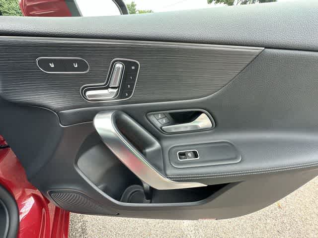 2020 Mercedes-Benz A 220 A 220